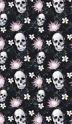 Verdunkelungsrollo mit einem Motiv aus einem Schädel zwischen Blumen