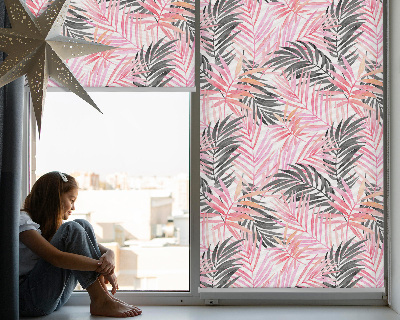 Rollo lichtundurchlässig mit rosa und schwarzen Blättern als Muster