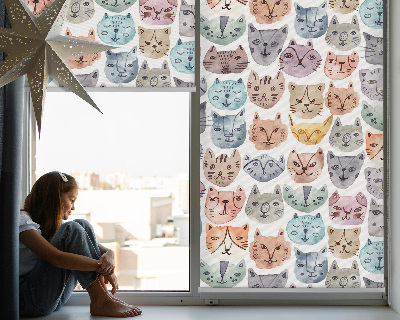Verdunkelungsrollo mit bunten Katzengesichtern