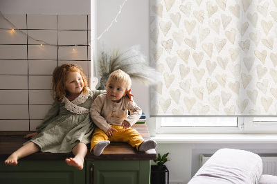 Fenster Rollo in Beige mit Herzmuster