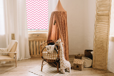 Rollo lichtundurchlässig mit horizontalen rosa Zickzacklinien