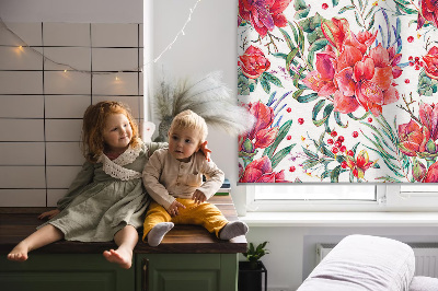 Fenster Rollo mit rotem Blütenmuster