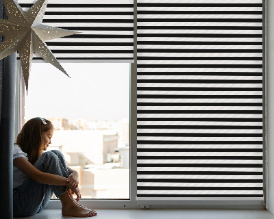 Fenster Rollo mit schwarzen Streifen