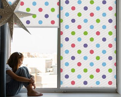 Fenster Rollo mit bunten Punkten
