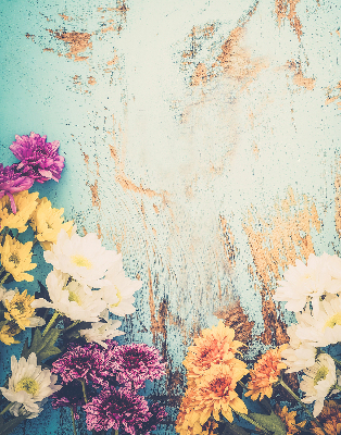 Rollo lichtundurchlässig mit Blumenmotiv auf blauem Hintergrund