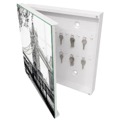 Schlüsselschrank gotische Brücke