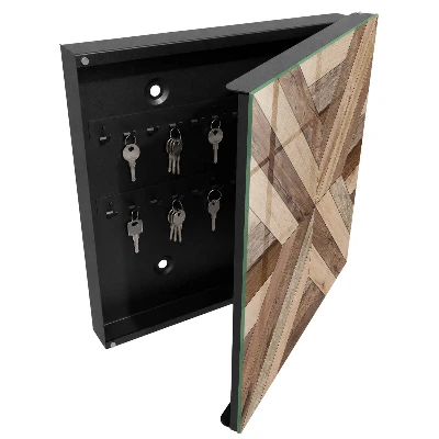 Schlüsselschrank aus Holz mit geometrischem Design