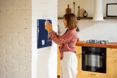 Beschreibbare Magnettafel in Dunkelblau