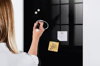 Beschreibbare Magnettafel in Schwarz