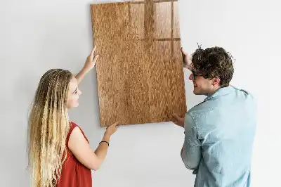 Beschreibbare Magnettafel in warmen Holztönen