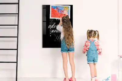 Beschreibbare Magnettafel im Design Abenteuer