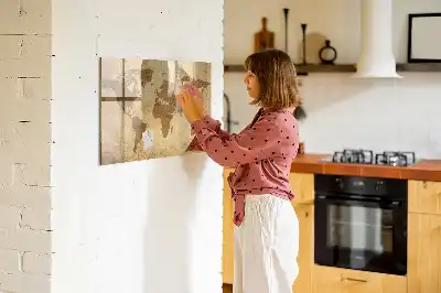 Beschreibbare Magnettafel für die Küche mit Vintage-Weltkarten-Motiv