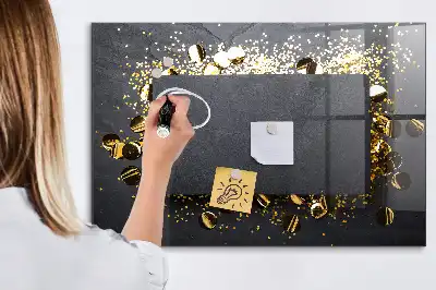 Beschreibbare Magnettafel für die Küche mit goldenem Konfetti Motiv