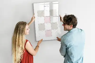 Jahresplaner beschreibbare Magnettafel