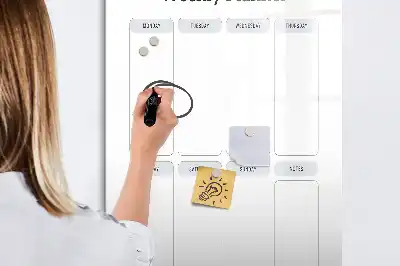 Wochenplaner als beschreibbare Magnettafel