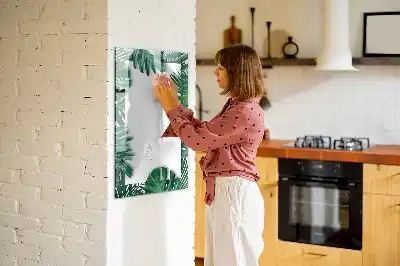Magnettafel mit Monstera-Rahmen beschreibbar