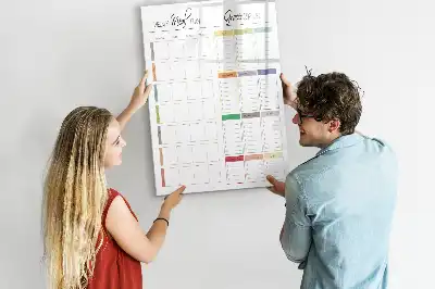 Wöchentlicher Speiseplan als beschreibbare Magnettafel