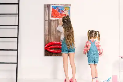 Magnettafel zum Schreiben mit Motiv Chilis auf Holzbrett
