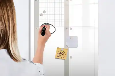 Wochenplaner als beschreibbare Magnettafel