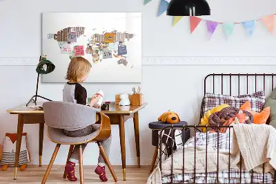 Schreib-Magnettafel mit bunten Buchstaben