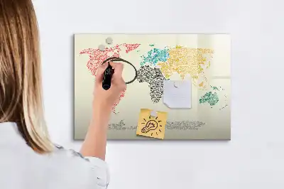 Weltkarte aus Buchstaben als beschreibbare Magnettafel