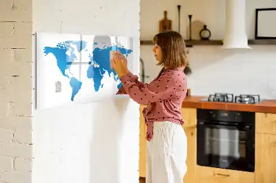 Weltkarte als beschreibbare Magnettafel