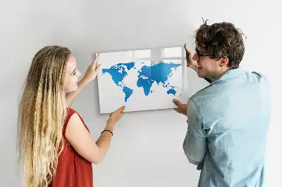 Weltkarte als beschreibbare Magnettafel