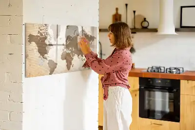 Beschreibbare Magnettafel mit Motiv einer gemalten Weltkarte