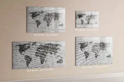 Beschreibbare Magnettafel mit Weltkarte auf Ziegelwand