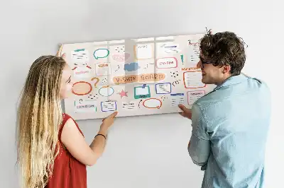 Buntes Vision Board als magnetische Schreibtafel