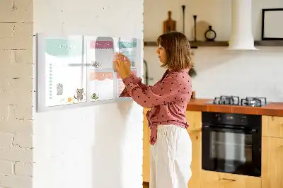 Beschreibbare Magnettafel in Form einer Wunschliste