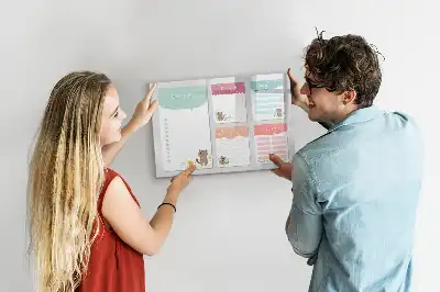 Beschreibbare Magnettafel in Form einer Wunschliste