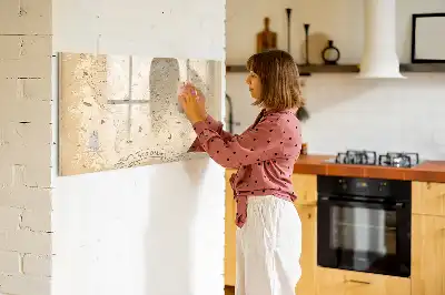 Beschreibbare Magnettafel im Design einer Vintage-Weltkarte