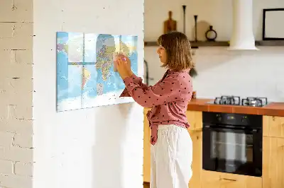 Politische Weltkarte als magnetische Schreibtafel