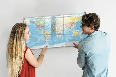 Politische Weltkarte als magnetische Schreibtafel