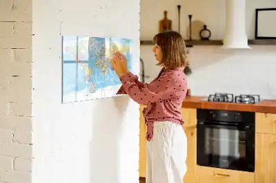 Politische Weltkarte als magnetische Schreibtafel
