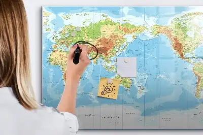 Physische Weltkarte als beschreibbare Magnettafel