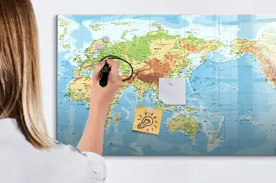 Physische Weltkarte als beschreibbare Magnettafel