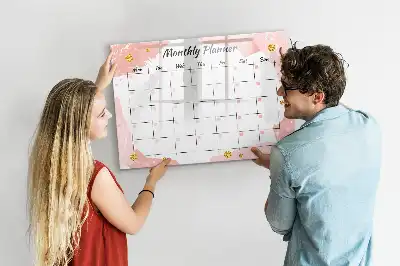 Monatsplaner als beschreibbare Magnettafel