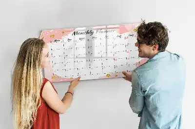Monatsplaner als beschreibbare Magnettafel