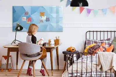 Schreib-Magnettafel in Dreieck-Abstraktion