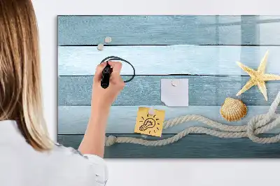 Beschreibbare Magnettafel mit Motiv Bretter, Pflanzen und Muscheln