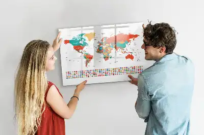 Schreib-Magnettafel in Form einer bunten Weltkarte