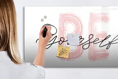 Schreib-Magnettafel mit dem Text Sei du selbst