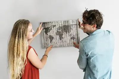 Weltkarte als beschreibbare Magnettafel