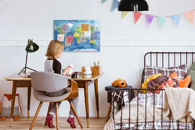 Weltkarte als beschreibbare Magnettafel