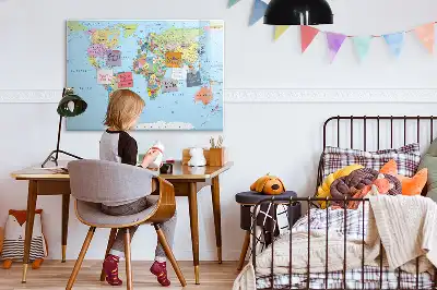 Weltkarte als beschreibbare Magnettafel