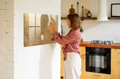 Beschreibbare Magnettafel in dekorativer Wandoptik