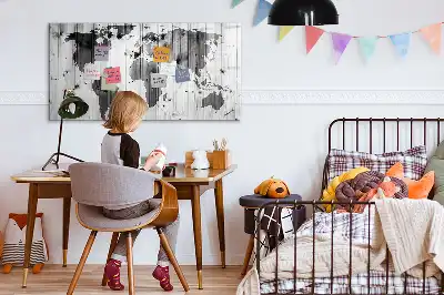 Magnetische Weltkarte auf Holz mit Schreibfunktion