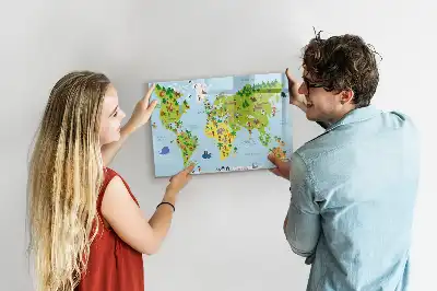Kulturelle Weltkarte als magnetische Schreibtafel